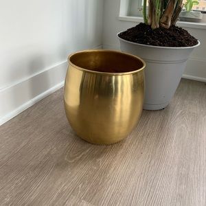 Gold planter